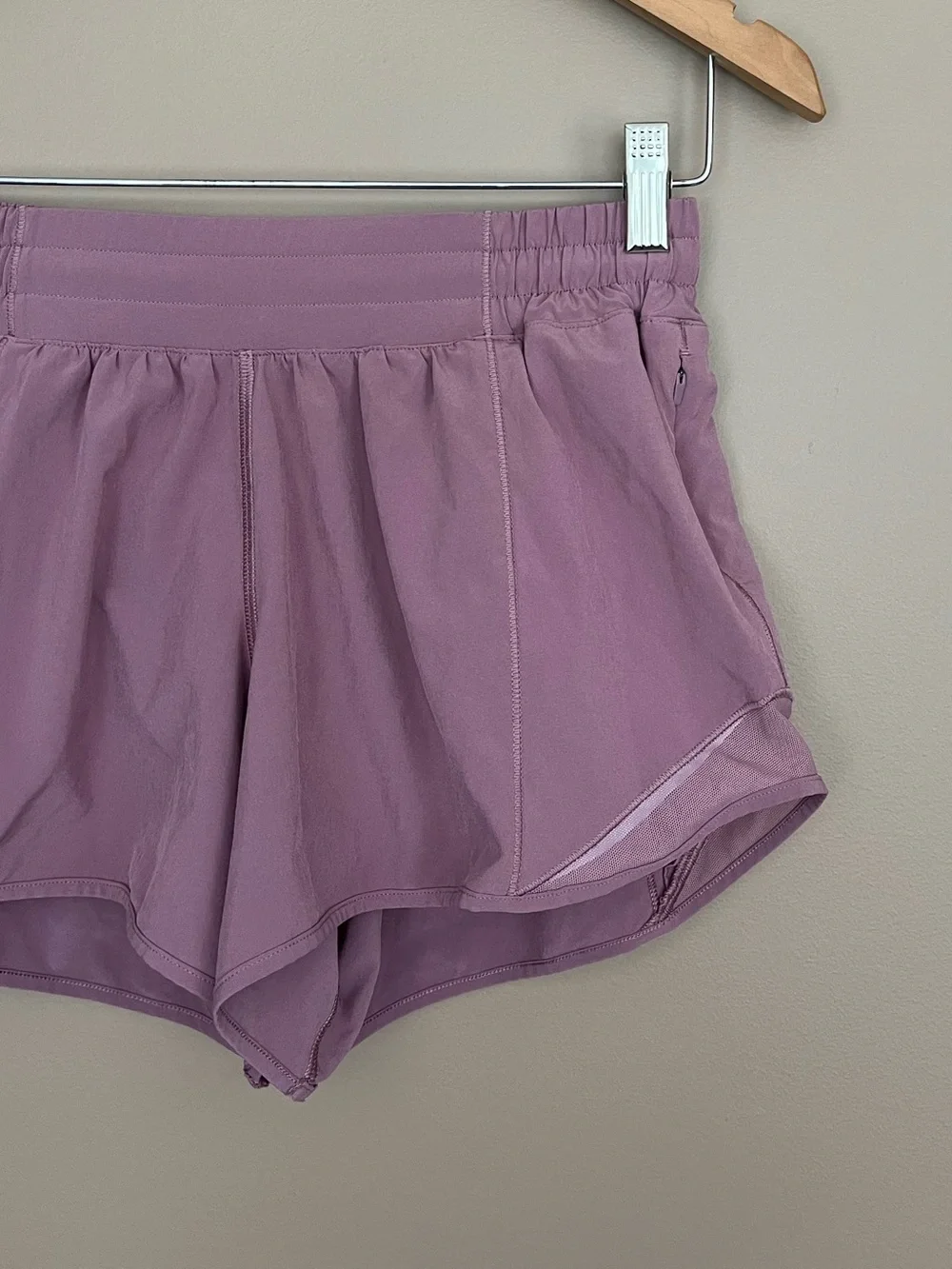 {Lululemon} Hotty Hot Short II Long 4